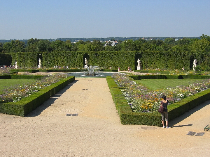 104 Versailles garden.jpg